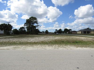 3709 SW 8th Pl, Cape Coral, FL 33914